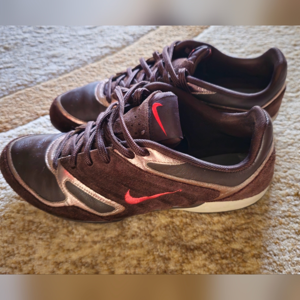 UNIQUE- Nike size 8- Hard to find Brown suede leather, with rose gold trim